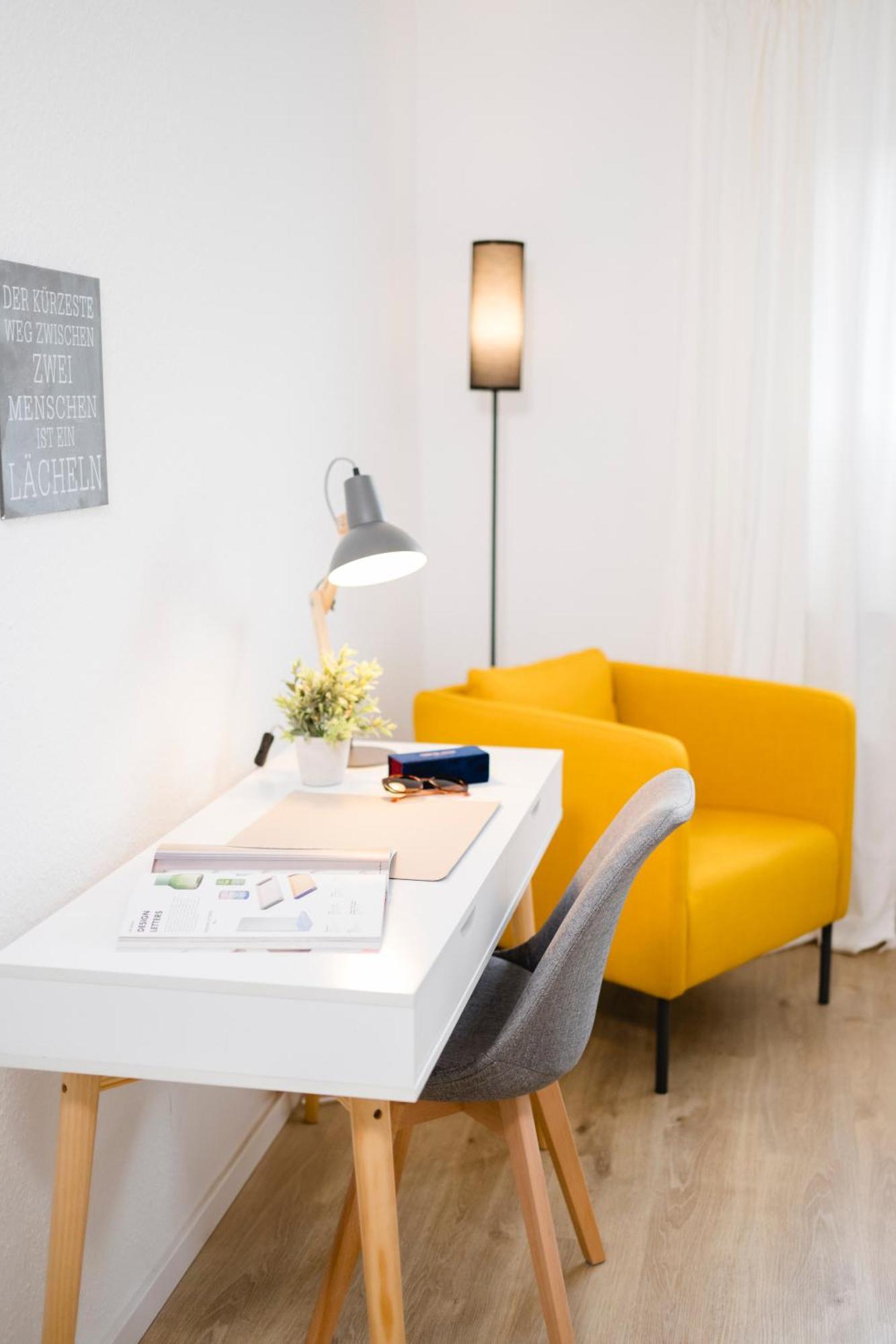 Stadtrand Oase Karlsruhe Mit Balkon Ngoại thất bức ảnh